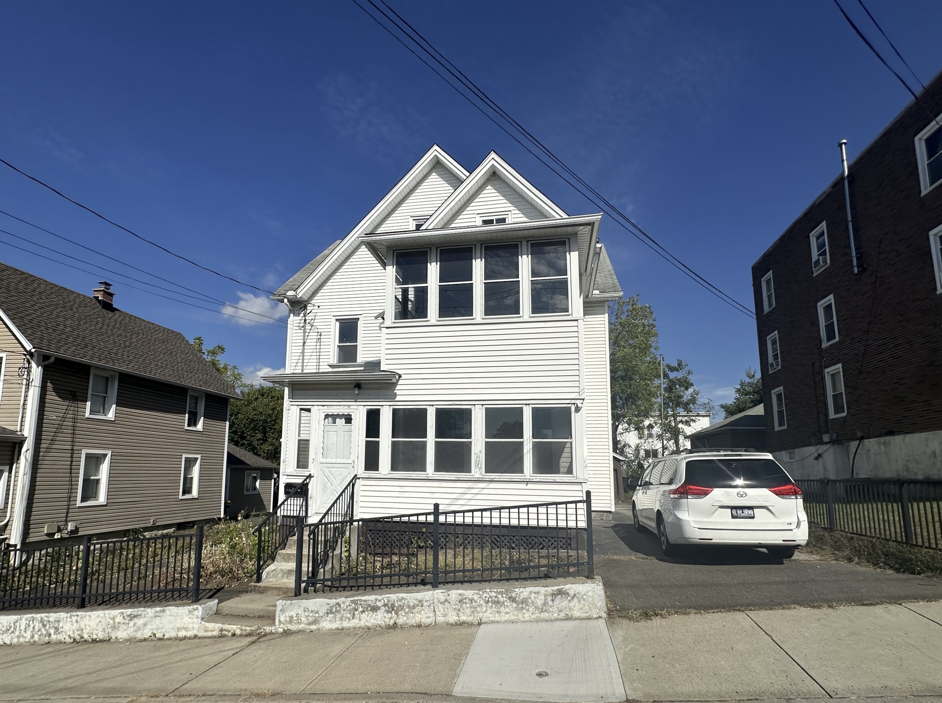 7 Hill Street - 2nd Floor